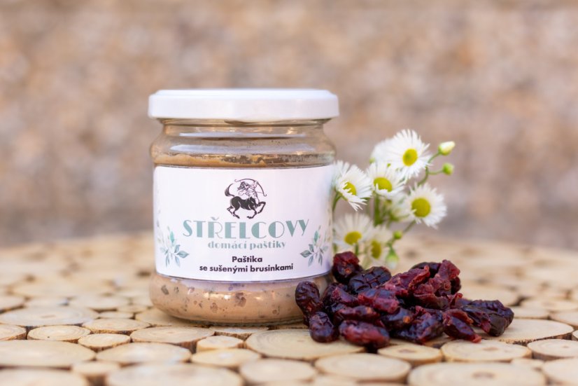 Paštika z pečeného masa se sušenými brusinkami